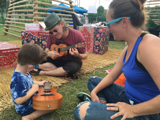 GEEK智能吉他亮相上海混凝草音乐节，智能乐器将成主流