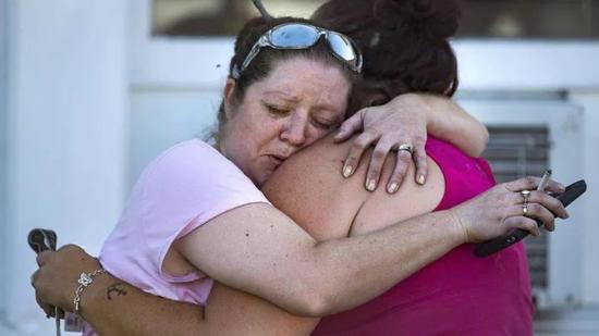 美国得克萨斯州发生枪击事件至少造成27人死亡