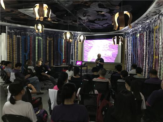 红棉乐器聘任国际音乐和摄影大伽为河源世界乐器博物馆艺术顾问