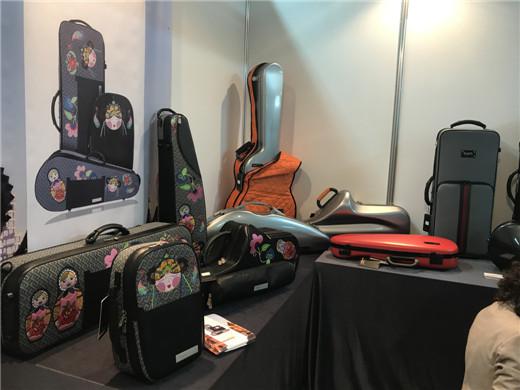 中国乐器协会王松美副理事长率团出访俄罗斯和爱沙尼亚