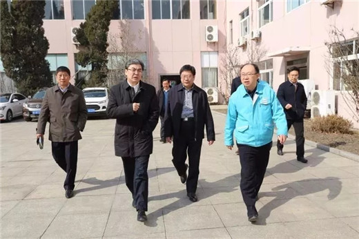 烟台开发区工委书记、管委主任牟树青一行莅临金斯波格钢琴调研、指导