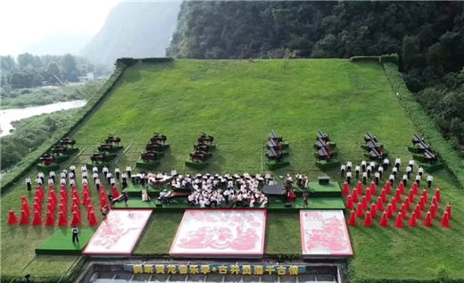 165周年 博兰斯勒黄金音色奏响世界第一场悬崖音乐会及百人世纪钢琴交响乐盛会！黄龙音乐季正式拉开帷幕！