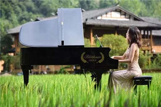 165周年 博兰斯勒黄金音色奏响世界第一场悬崖音乐会及百人世纪钢琴交响乐盛会！黄龙音乐季正式拉开帷幕！