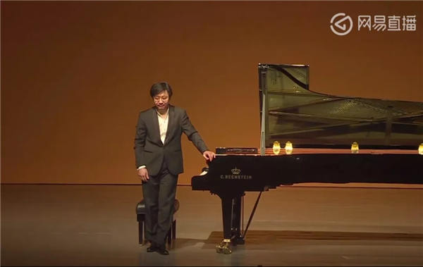 谭小棠钢琴独奏音乐会在黄石华丽上演