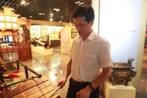 敦煌市委领导来访我校