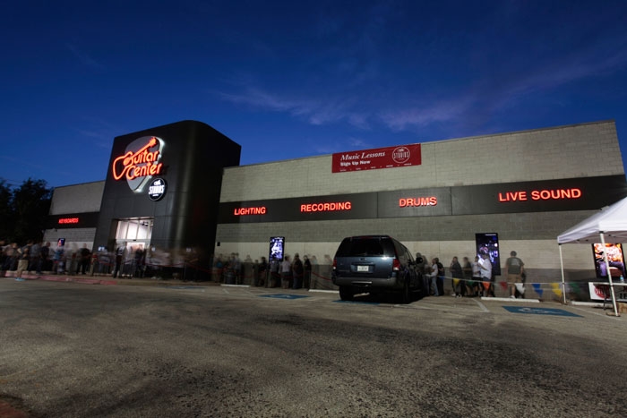 全球最大的乐器零售商破产了，乐器真的越来越难卖了吗？