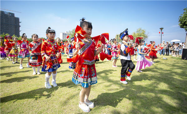 奏响国际“6·21” 喜迎党的二十大——2022“中国6·21国际乐器演奏日”黄桥主会场活动盛装启幕