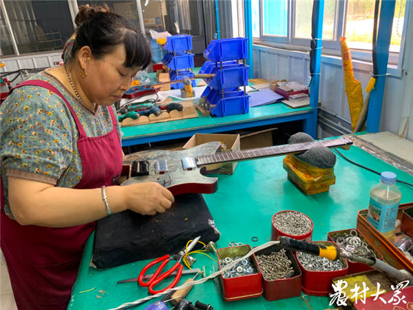 山东手造，全国36%的电吉他来自鄌郚