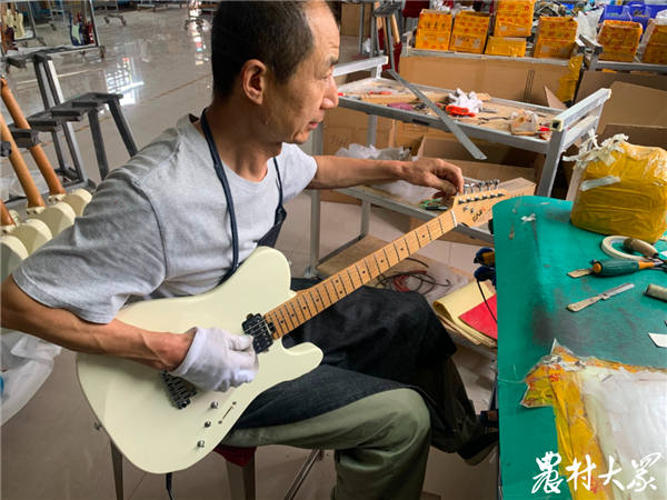 山东手造，全国36%的电吉他来自鄌郚