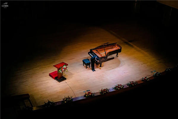 2022年恺撒堡越南青少年钢琴比赛暨音乐节在越南国立音乐学