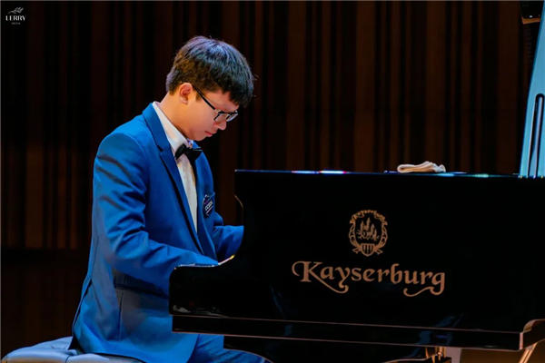 2022年恺撒堡越南青少年钢琴比赛暨音乐节在越南国立音乐学