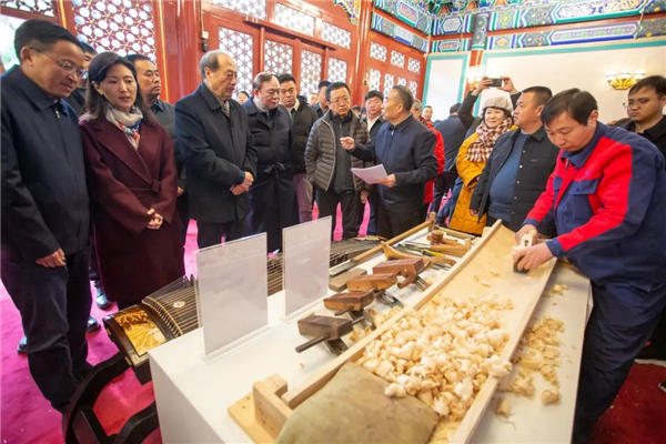 百台兰考古筝进央音 奏响乡村乐器经济新时代乐章