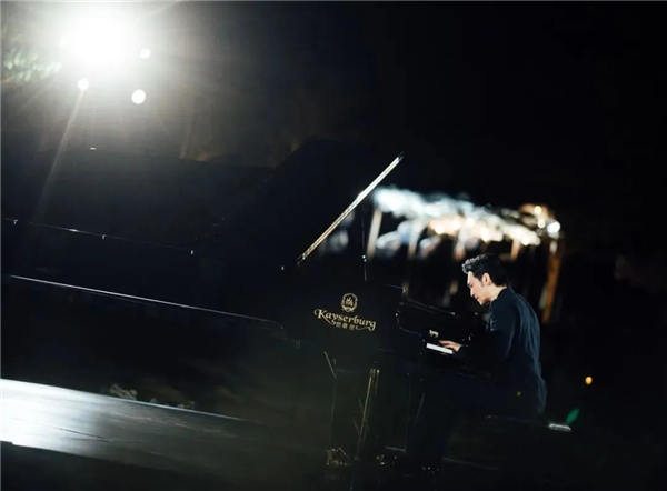 赴一场山海之约，和吴牧野一起在音乐中做一场海岛的星月美梦