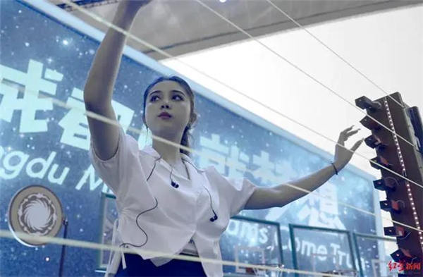 体育器材变身乐器，光感乐亮相大运会闭幕式