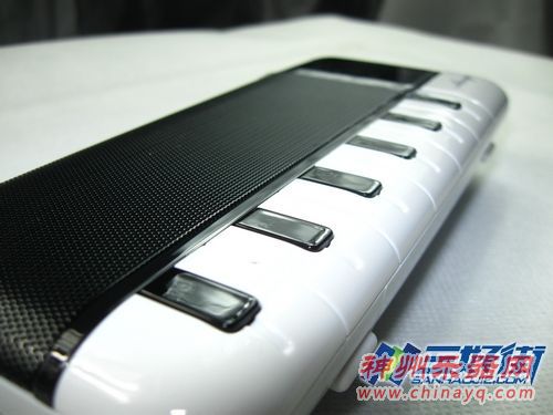 黑白钢琴按键