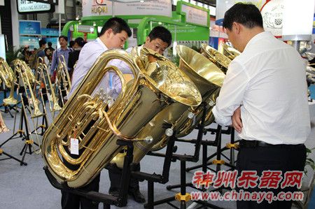 河北华声乐器亮相上海乐器展