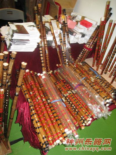 新源民族乐器厂亮相上海展