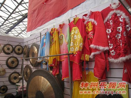 河南省襄城县豫中乐器厂亮相上海乐器展