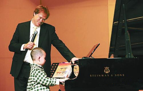 菲伯尔：学琴不是苦差事