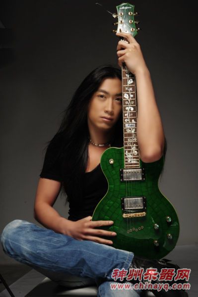 艾克拜尔获邀代言乐器