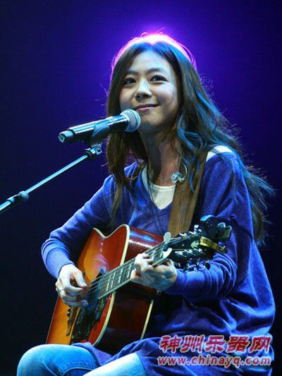 中分和吉他 音乐才女腕儿必备造型