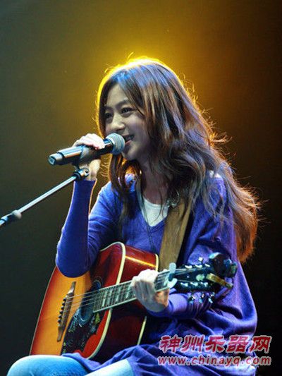 中分和吉他 音乐才女腕儿必备造型