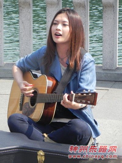 中分和吉他 音乐才女腕儿必备造型