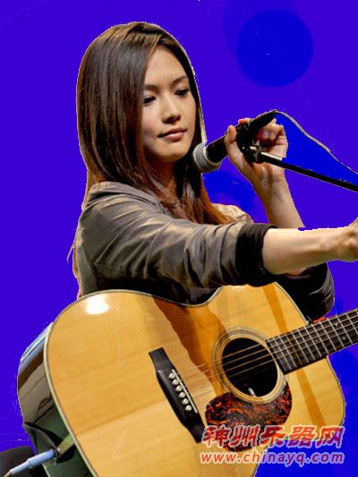 中分和吉他 音乐才女腕儿必备造型