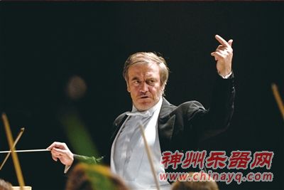 捷杰耶夫携马林斯基再访京 上演肖斯塔科维奇