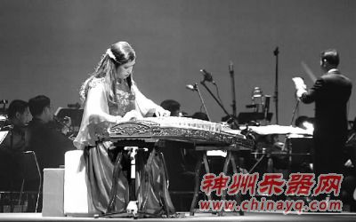 朱拉蓬公主用古筝演绎“中泰一家亲”