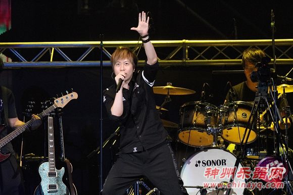 台湾五团小巨蛋大乱斗 五月天压轴炫酷登场