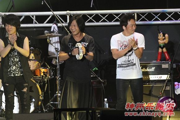 台湾五团小巨蛋大乱斗 五月天压轴炫酷登场