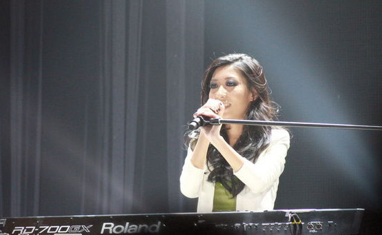 曲婉婷否认借版权事件炒作 自弹自唱彰显音乐实力