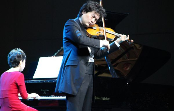 吕思清小提琴个人专场音乐会倾倒听众