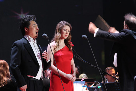 丁毅海莉再携手 中西合璧唱响“美妙的和谐”