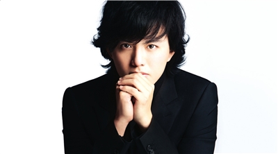 李云迪欧洲巡演心系灾区 现场为芦山遇难者默哀