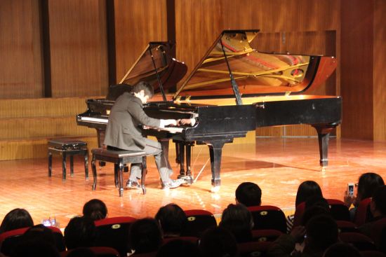鲁超钢琴独奏音乐会合肥师范学院开演