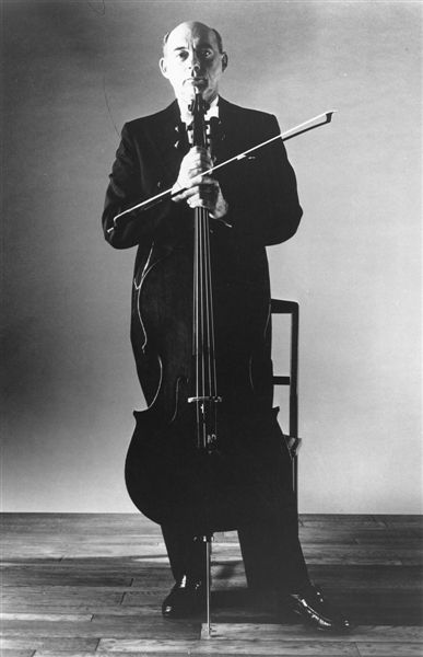 获格莱美奖内敛古朴的大提琴家斯塔克去世