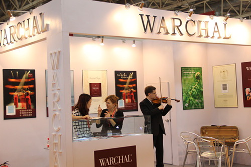 WARCHAL动中有静奏响小提琴