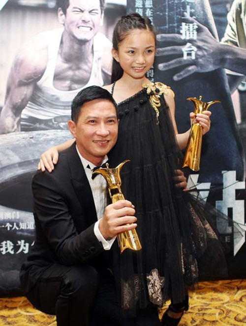 擅长钢琴小提琴的李馨巧成最小影后