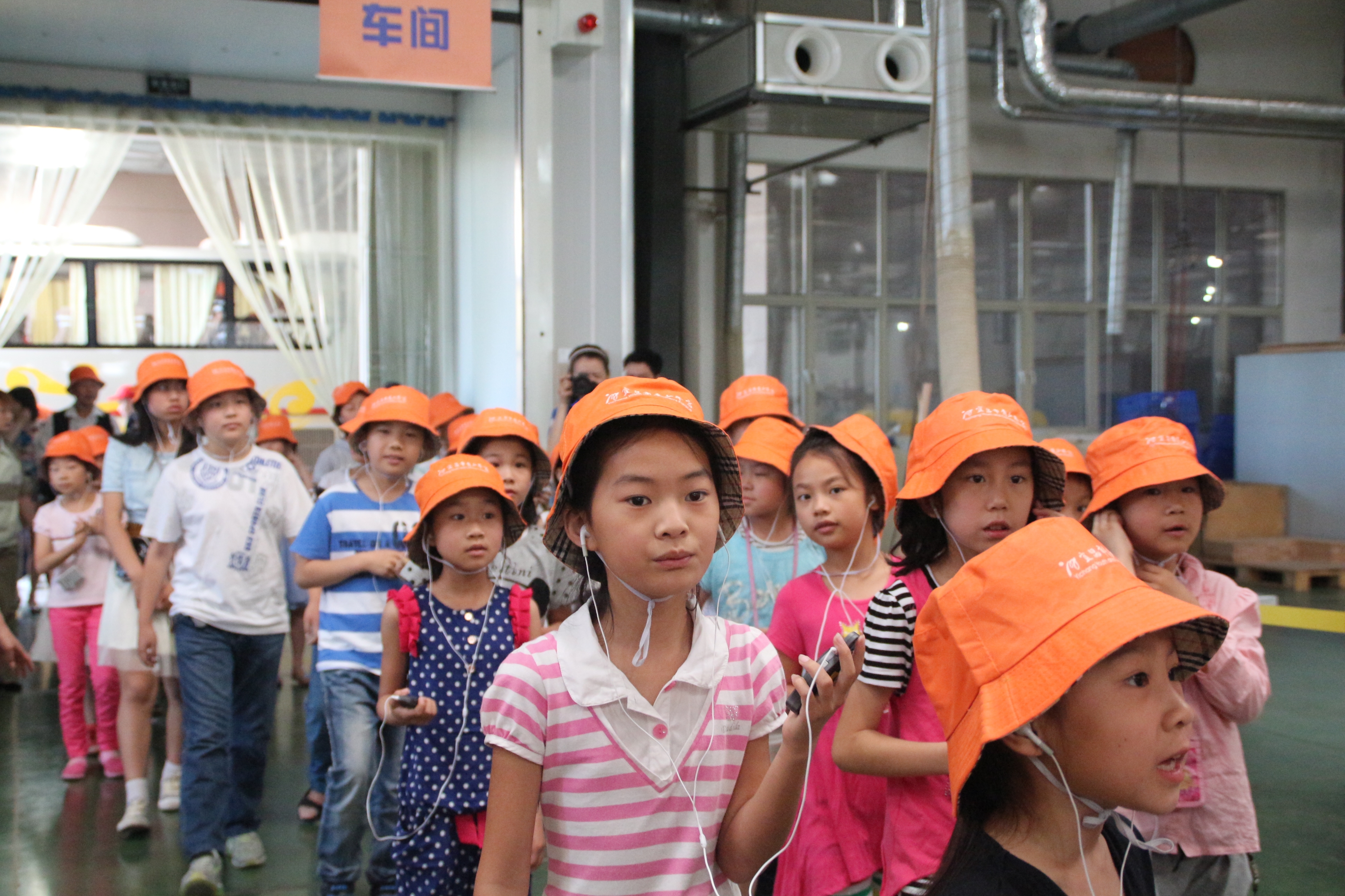 千名儿童聚柏斯  齐看宜昌大城梦