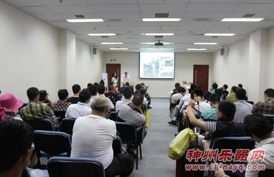 专业人士参加2014PALM展主题讲座