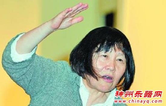 “我不打算传奇”钢琴隐者朱晓玫30年如一日弹奏《哥德堡变奏曲》