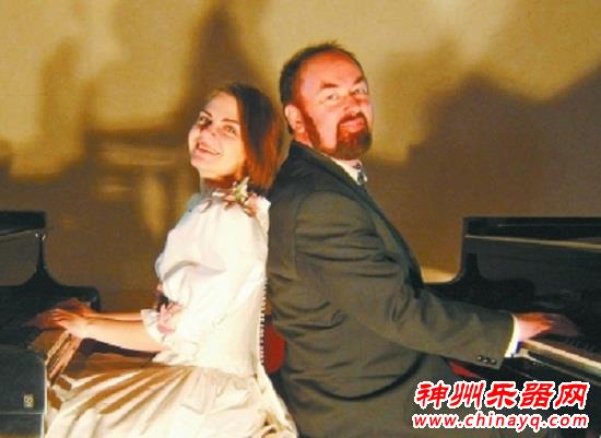 完美演绎双钢琴  德国钢琴伉俪上海演出