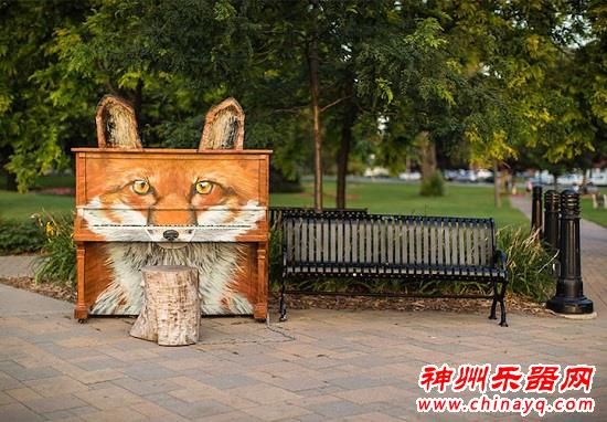 世界各地的街头涂鸦钢琴 音乐促进人与人交流(组图)