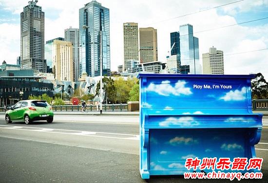 世界各地的街头涂鸦钢琴 音乐促进人与人交流(组图)