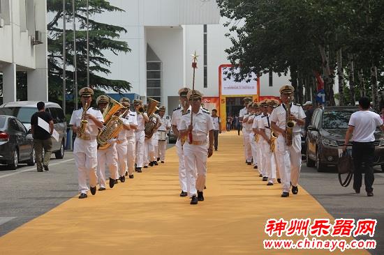 行进乐表演