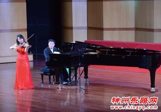 旅美音乐家福州举办“中国梦赤子情”音乐会