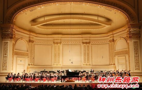 刘欢变乐迷 助阵李云迪卡内基音乐会