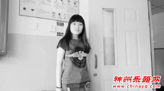 00后学霸吕洺萱 暑假想学乐器